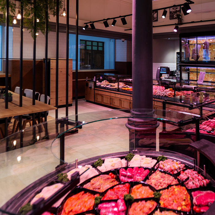 lange, Tradition, Currywurstsauce im Glas, fruchtig, Sauce, Hauch, Curry, Klassiker, perfekt, Currywurst, Fleischsalat, dünn, geschnitten, Streifen, verschieden, Aufschnittssorte, hausgemacht, enthält, außerdem, Zutat, Gewürzgurke, Gewürz, Mayonnaise, Essig, Gulaschsuppe im Glas, Deftig, Suppe, zart, Fleischstück, fein, Würze, sättigend, kalt, Tag, Gyros, Fleisch, Schweinerücken, würzig, Gyrosmarinade, fertig, mariniert, ideal, schnell, Küche, Leberkäse im Glas, Herzhaft, Leberkäse, Glas, haltbar, gemacht, zwischendurch, Lüngerl im Glas, Küchenfertig, saures, Lüngerl, eigener, Herstellung, Lunge, Herz, Schlachtung, Strohschwein, einzigartig, essigsauer, Geschmack, alt, Rezept, höher, schlagen, Spezialität, gern, Semmelknödel, normal, Weizensemmel, serviert, Mahlzeit, Kunstdarm, aufschneiden, Topf, erhitzen, Geschmack, etwas, Pizzaleberkäse im Glas, Pizzanote, Paprika, Tomate, Kräuter, Brotzeit, Rahmsauce im Glas, Fein, cremig, mild, Begleiter, Fleischgericht, klein, Knödelliebhaber, Spätzleliebhaber