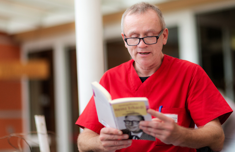 professionell, Drucklösung, Unternehmen, nachhaltig, Kommunikation, Überzeugen, Satz, Layout, Entwurf, Mediengestaltung, PDF, Druckdaten, Druckservice, Visitenkarten, Faltblätter, Flugblätter, Mappen, Briefpapier, Produkte, Druckveredelung, Weiterverarbeitung, kostenlos, Lieferung, Plakate, Flyer, Außerordentlich, Preis-/Leistungsverhältnis, Online bestellen, Kosteneffizienz, Digitalprint, wirtschaftlich, produzieren, Flexibilität, Personalisierung, Digitaldruck, Offsetdruck, Marketingmaterialien, Werbeartikel, Beratung, Konzeption, Layouterstellung, Druckdatenerstellung, Standarddrucksachen, Spezialist, Werbetechnik, Schilder, Mailing, Messebau, Overnight, CopyShop, Ökologisch, kompetent, flexibel, fair, Druckveredelung, Präsentation, Beste Qualität, Auflage, ab 1 Stück, Kleinformat, Großformat, Druckcenter, Mediencenter, gemeinsam, Lösung, Anspruchsvoll, Printprodukt, Entwickeln, Druckerzeugnisse, Buchbinder, Prepress, Druckvorstufe, Datenkontrolle, Druckartikel