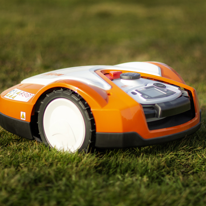 Golfballschläge, widerstandsfähig, gegenüber, Kratzern, ermöglicht, Gesamten, aufzustellen, einfach, gesamte, Chassis, samt, Hinterräder, reinigen, Roboter, kompakt, transportieren, lagern, Landmaschinen, Hans, Josef, Schnell, Sütz 1, Neuhofen, Postmünster, Pfarrkirchen, Rottal-Inn, Niederbayern, Südostbayern, Bayerm, Süddeutschland, Deutschland, Europa, Stihl, Echo, Shindaiwa, Mähroboter, Großflächenroboter, automatisiert, Grünflächenpflege, Rasenqualität, international, Niveau, 12.000 qm, 75.000 qm, Flächenleistung, Fußballplatz, Rasenroboter, mähen, tagsüber, Systematisch, Arbeit, linear, Bahn, steigert, Effizienz, optisch, unübertroffen, Qualität, hinterlässt, dauerhaft, Spur, Sportverein, Golfclub, passend, RTK-GPS-Modell, Neu, Software, 4.7, Unterstützung, schmal, Navigationspfad, GPS-Schnitthöhenverstellung, komplex, Installation, Begrenzungsdraht, einfach, Golfballsammler, vollautomatisiert, Driving Range, 30.000 qm, parallel, 19.500, Golfball, täglich, konstant, Golfballrückführung, verhindert, Vergraben