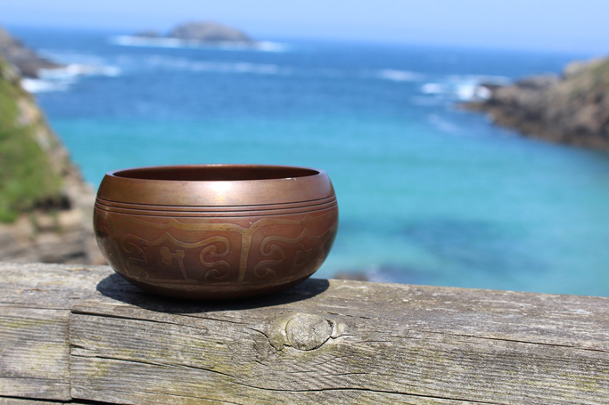 Klientin, empfehlen, einfühlsam, Zeit, hervorragend, Arbeit, Gefühl, gut, Hände, Herz, Erfahren, Person, beruflich, Qualifikation, EMDR-Therapeutin, Schwerpunkt, Traumatherapie, Entspannungstherapeutin, BlütenSeelen, Fachberaterin, Laufbahn, Rolle, verhaltensauffällig, Kind, erhöht, Förderbedarf, geistig, körperlich, Behinderung, Sucht, erkrankt, Jugendlich, Erwachsen, gemeinsam, Wunsch, wenn und aber, angenommen, Art, Wertschätzung, empathisch, Grundhaltung, Tür, Herz, effektiv, anvertraut, Angenommen, Therapie, Klient, Unterstützung, aufsuchen, Ruhe, ankommen, Druck, Erwartung, denken, spüren, wollen, Therapiestunde, Stärke, Fähigkeit, Ressource, sichtbar, Selbstvertrauen, Herausforderung, Alltag, stellen, Täglich, Übung, Sicherheit, Selbstvertrauen, befähigen, Selbstheilung, unterstützen, zertifiziert, Heilerziehungspflegerin, Ganzheitlich, verbindet, Elemente, therapeutisch, Verfahren, bestmöglich, krankmachend, Muster, auflösen, Potential, entfalten, Gesprächstherapie, humanistisch, Psychologie