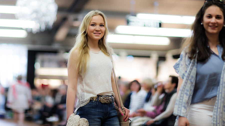 Kampagnen Management, Content Creation, Content Production, Content Management, Campaign Management, Reporting, Reel Production, Kreativkonzept, Vergeudung, Potential, herausholen, Markenarchitektur, Papierwahl, passend, Veredelung, Folder, Bodendisplay, Meisterwerk, Versprechen, Logodesign, POS, Point of Sale, Illustration, grenzenlos, Ideenreichtum, Webshop, Fotografie, Film, Vorbereitung, Erstellung, Moodboard, Recherche, Location, Requisiten, Meetingraum, Portrait, Product Photography, Image Video, Social Media Content, Smartphone Shooting, Packaging Design, Verpackungsdesign, Lebensmittel, Kosmetikprodukte, Wein, Spirituosen, Auftritt, Aufgabe, Anfang, Power, Euphorie, Tatendrang, authentisch, arbeiten, Teamspirit, Zutat, Werbemaßnahme, Werbeaktivität, Masse, brennen, Feuer, Klassiker, Leistungsspektrum, Wiedererkennungswert, ultimative, Zielgruppe, kosteneffizient, werben, ideal, Werbeplan, SEO-Optimierung, Sichtbarkeit, gefunden, SEO-Experte, sicherstellen, Suchergebnisse, Expertise